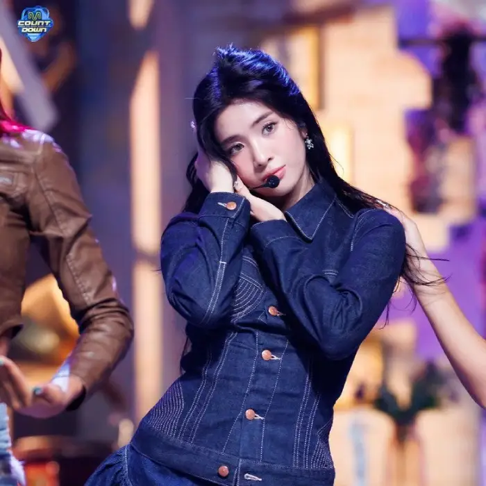 Katseye Sophia wearing blue denim dress at MCountdown