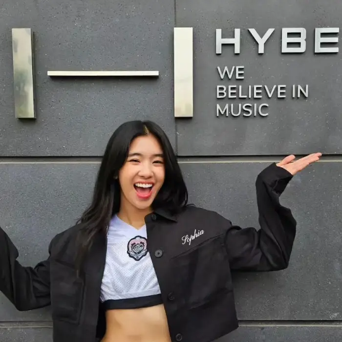 Katseye Sophia at Hybe HQ during The Debut: Dream Academy